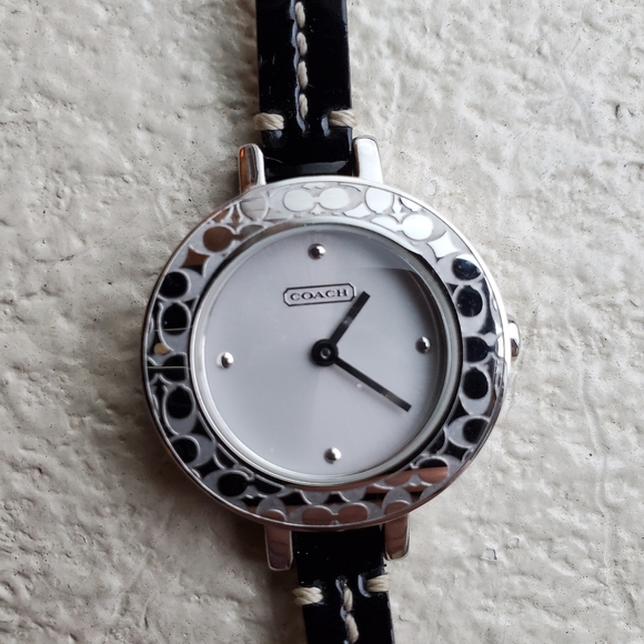 Coach watch - Picture 1 of 5